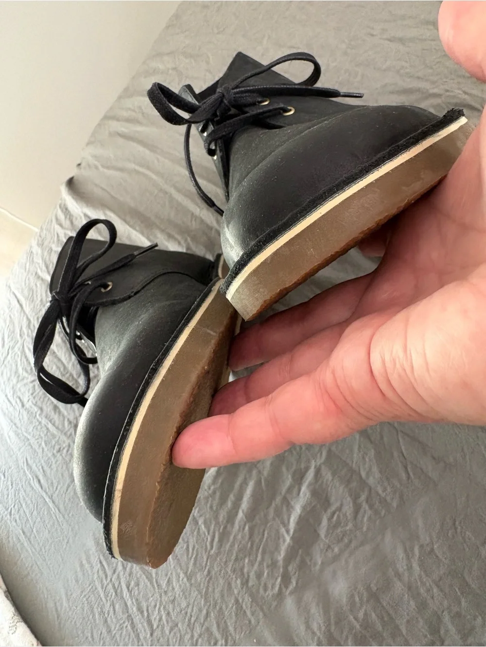 Clarks Shelton Chukka Boots Black. Size 11.